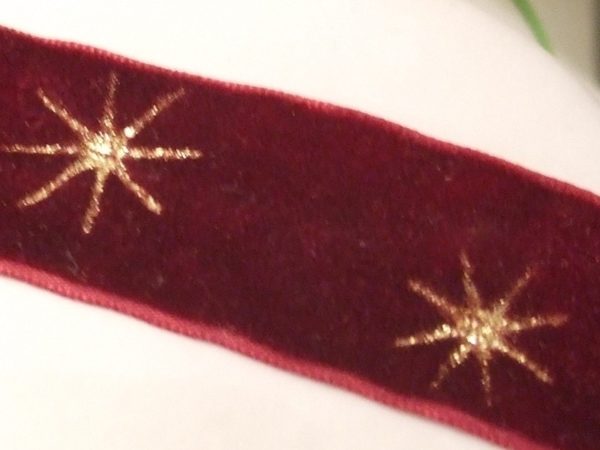 ruban rouge étoilé noël